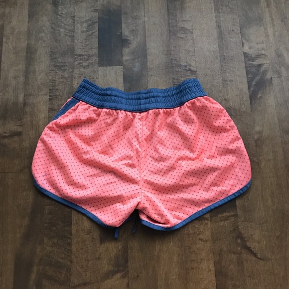 Bright and comfy Athletic Shorts - Picture 2 of 2